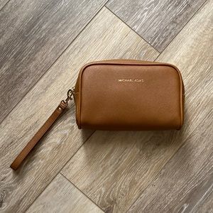 MK wristlet - Like new condition.